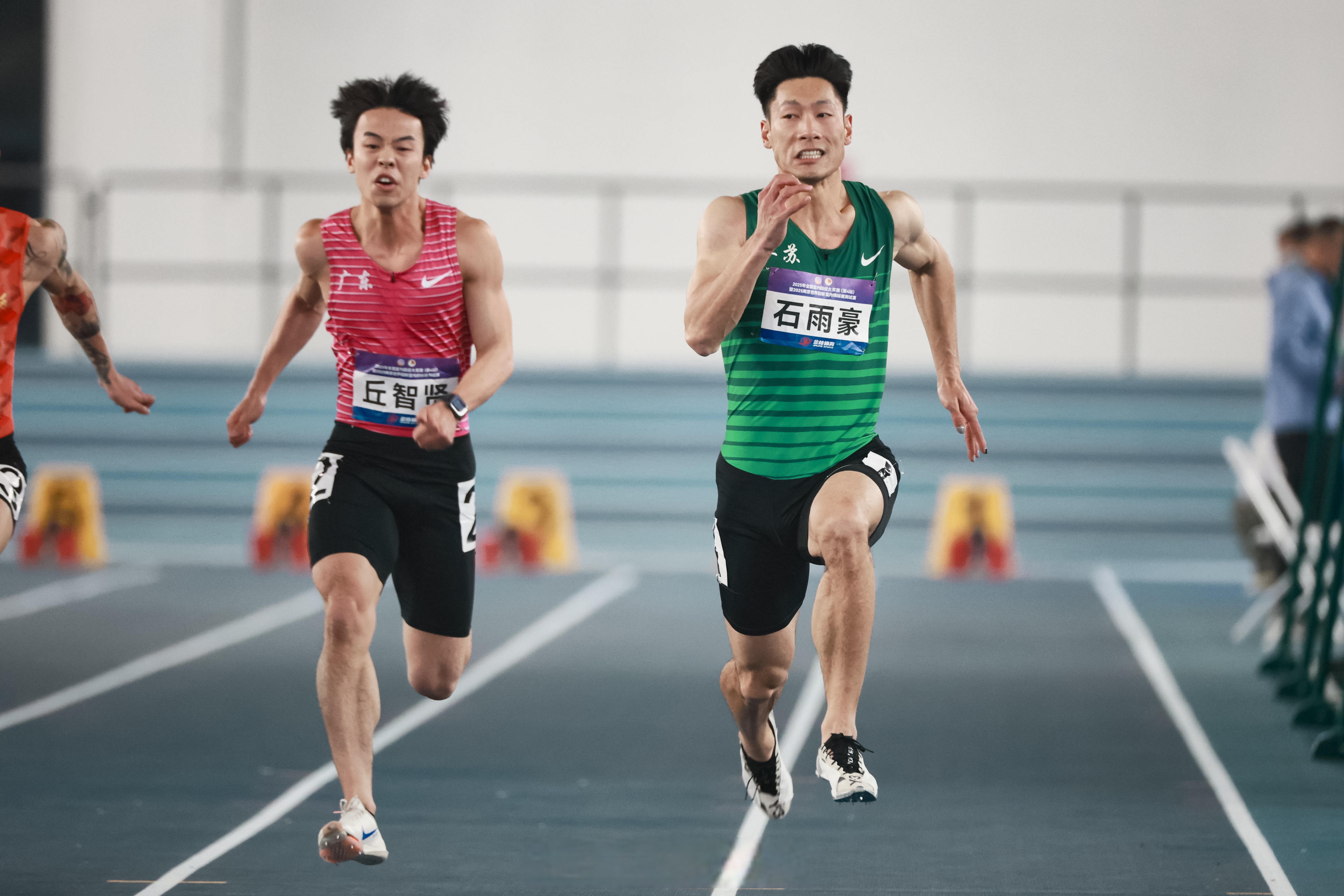 包含田径决赛震撼开打,巅峰对决引爆全场的词条 包含田径决赛震撼开打,巅峰对决引爆全场的词条