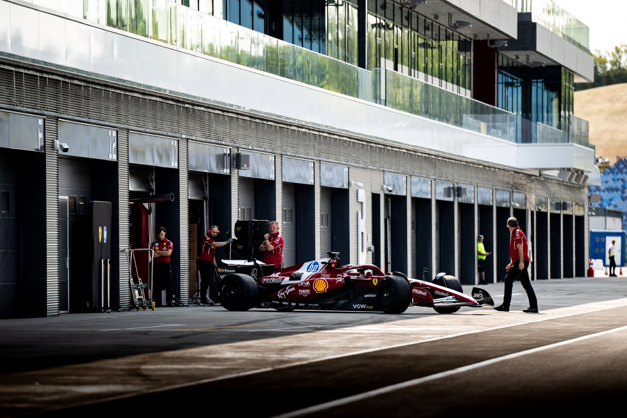 雷诺车队翻盘索伯车队,勒克莱尔点燃赛场 雷诺车队翻盘索伯车队,勒克莱尔点燃赛场