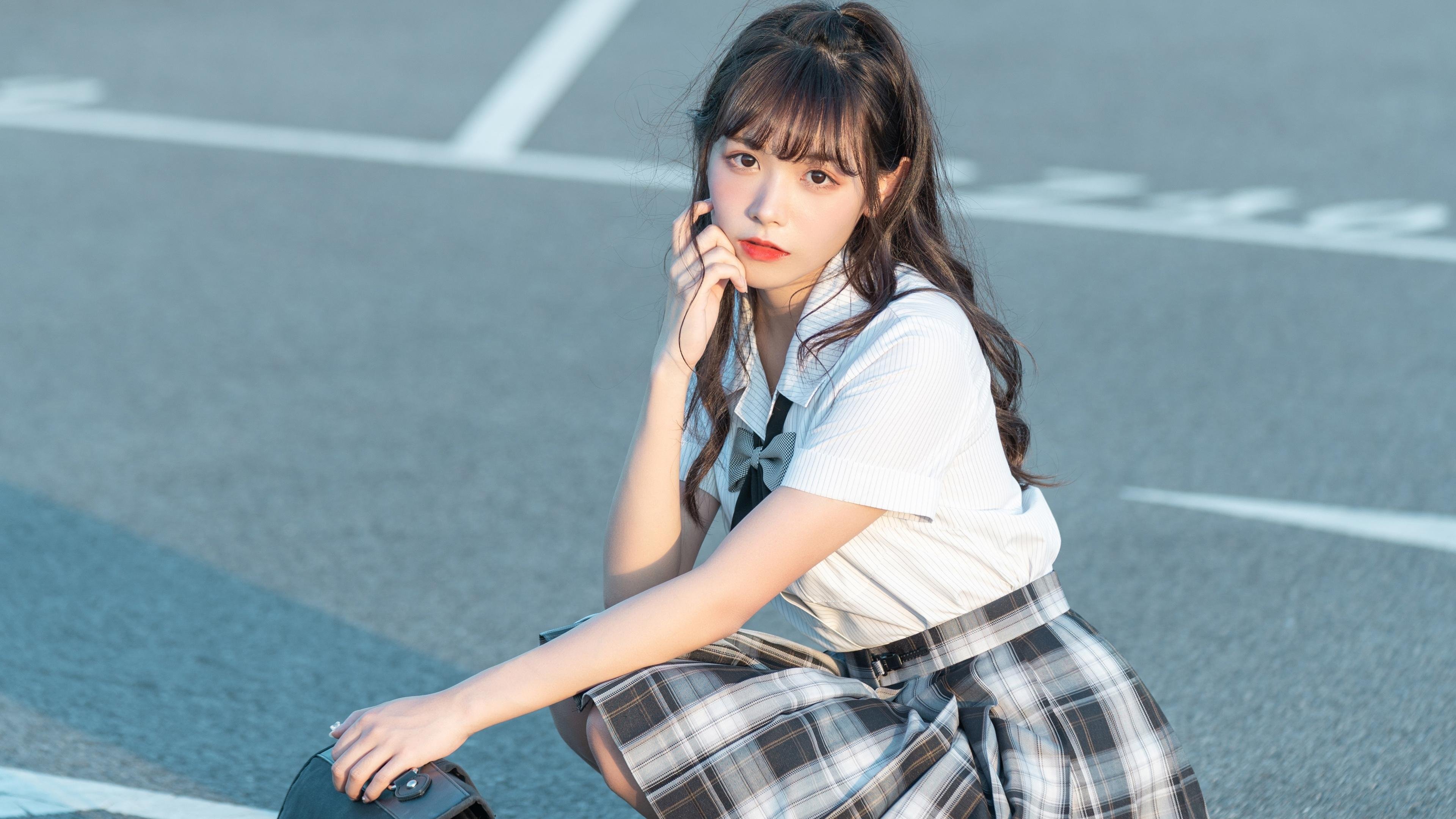 跨越东西的惊险对决，欧文关键三分助雄鹿险胜新疆队