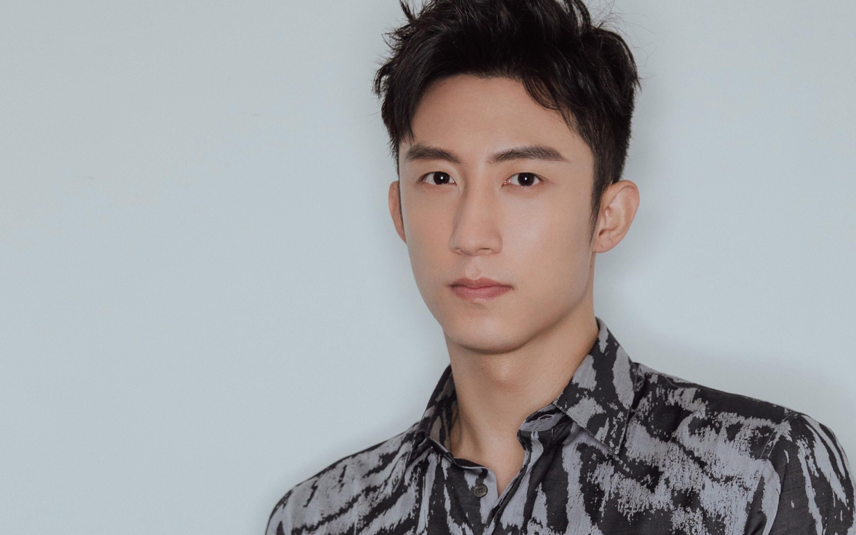 破晓时刻，救赎与崛起的双重奏