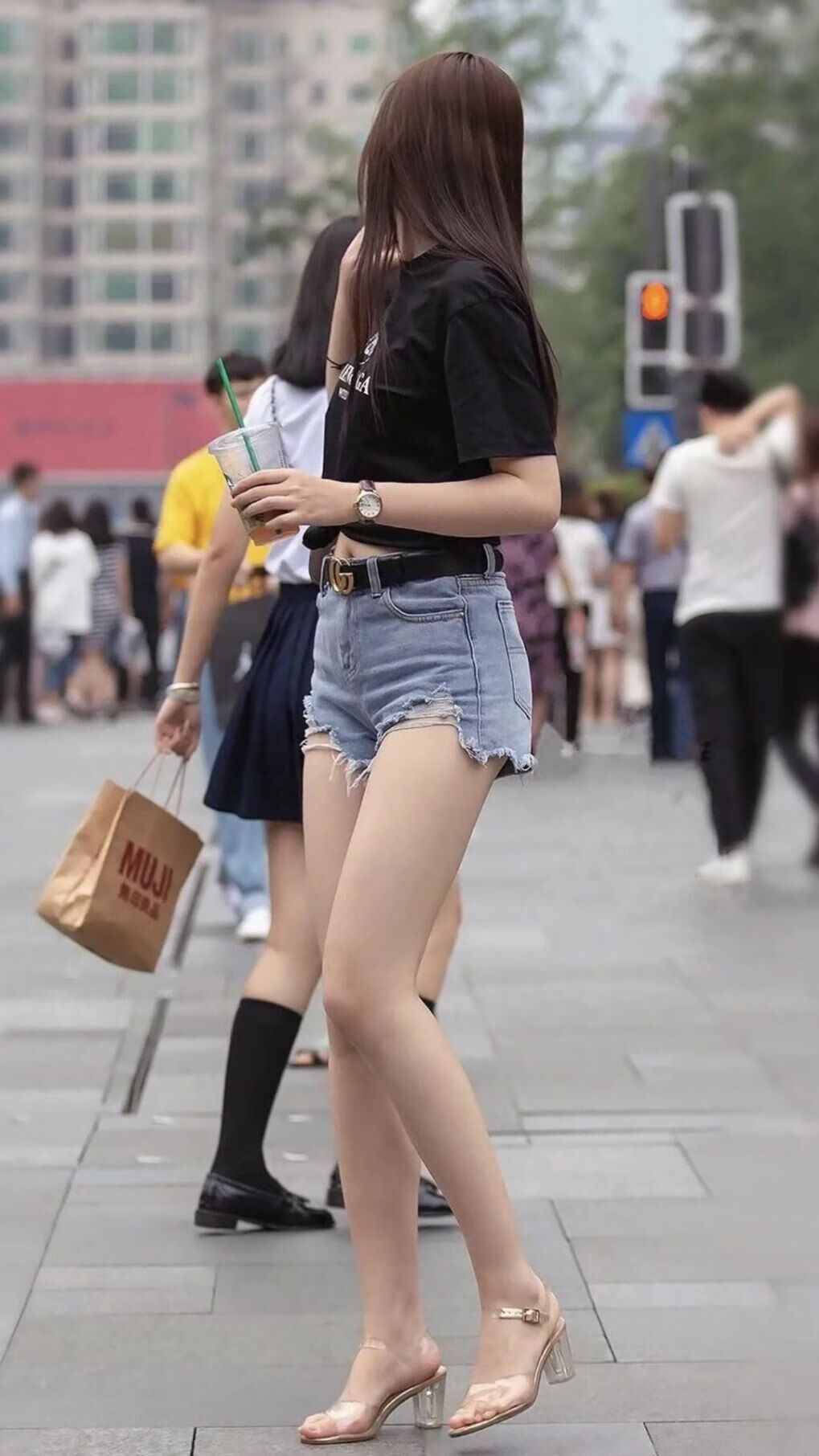 我来帮你构思这篇文章