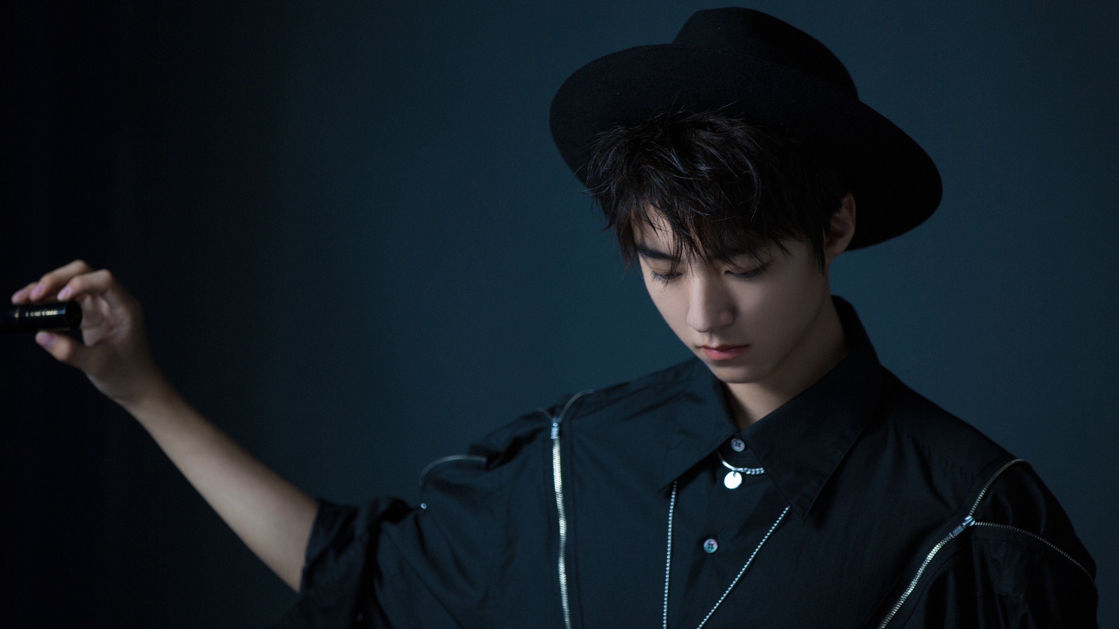 赛道狂飙如砍分，当班凯罗把F1巴林站变成他的掘金血拼